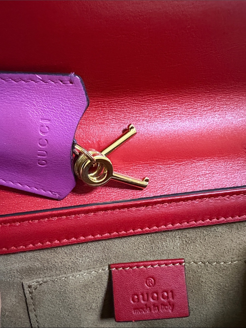 Gucci 🌹Padlock Small GG Supreme Shoulder Bag -Excellent condition - Picture 10 of 14